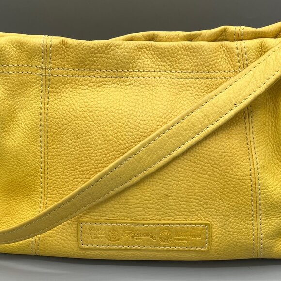 VINTAGE FOSSIL YELLOW PEBBLES LEATHER SHOULDER STRAP WITH SILVERTONE HARDWARE - Picture 4 of 8